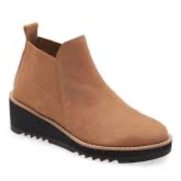 NWOB Eileen Fisher Ladd Wedge Bootie PlatformBubuck Brown Beige Size 8.5